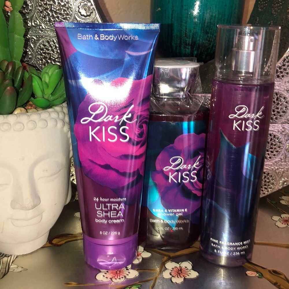 Bath and bodyworks Dark Kiss gift combo